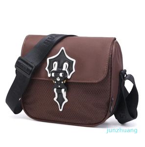 Kadın Messenger Trapstar Naylon Crossbody Bag Bayan Erkek Rapçi Tasarımcı 23 Omuz Debriyajı Trapstar Cüzdanları 65156