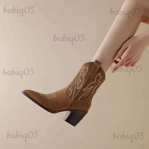 Stövlar 2023 Classic broderade Western Cowboy Boots för kvinnor läder cowgirl stövlar höga klackar skor kvinna stövlar stor storlek 42 T231117