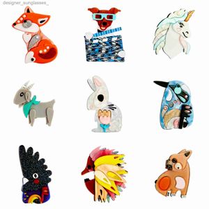 Pins Broches YAOLOGE 2022 Novo Acrílico Fox Dog Horse Broches para Mulheres Unissex Moda Cartoon Cute Animal Party Causal Broche Pin GiftsL231117