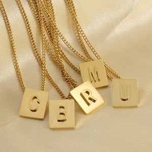 Neue Mode Edelstahl Gelbgold vergoldet A-Z Buchstaben Anhänger Halskette für Mädchen Frauen Schönes Geschenk