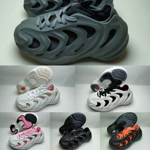 Kids Foams Sandals Runner Boys Sapatos Crianças Casual Correção de tênis ao ar livre Sandália jovem treinadores de campainha para crianças em idade pré -escolar EVA Black White Orange Sport Shoe