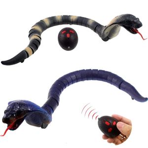 Electric RC Animals RC Snake Realistic Toys Odbiornik w podczerwieni Symulowany zwierzęcy zwierzęcy kobra żart żart sztuczka dla dzieci Halloween 231117