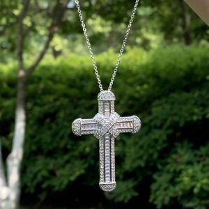 Mens Luxury Cross Necklace Hip Hop Jewelry Silver White Diamond Gemstones Pendant Lucky Women Necklaces For Party294e