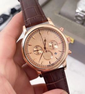 Mens Watches 고급 패션 손목 시계 가죽 스트랩 쿼츠 운동 시계 전체 기능 OS 런 초 크로노 그래프 레저 42mm 고급 손목 시계