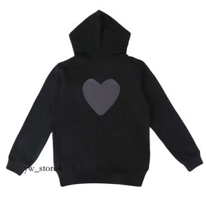 Mens Jacket Sweatshirts Women Zipper Overcoat Play Sweatshirt Commes Cardigan Des Small Red Heart Hoodie Garcons Standard and Fleece 31