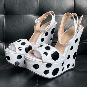 Olomm Handmade Women Summer Platform Sandals Polka Dot Wedges Salto Aberto Toe Lindo Preto Sapatos de Festa Tamanho Feminino 35-47