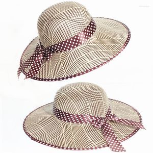 Breda brimhattar Elegant Fashion Summer Sun Protection Ladies Polka Prickar Ribbon Bow Outdoor Beach Big Straw Hat Cap för kvinnor Sunhat