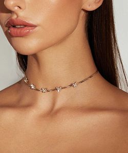 Colar de colares pendentes de diamante colar geométrico de moda geométrica para mulheres Corrente de óssea de cobra curta Chapa de borboleta pequena garçante de borboleta Y2K Z0417