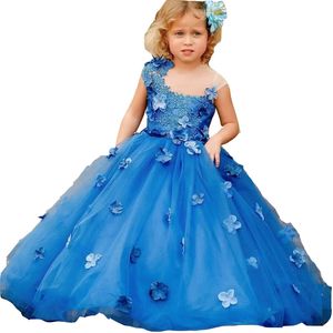 2023 Abiti da ragazza di fiore blu rosso per matrimonio Bella illusione Appliques di pizzo Fiori gonfi Bambini Bambini Festa Abiti da comunione Abito da ballo Sweep Train Cap Sleeeves