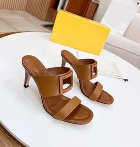 Zapatos de diseñador de pelo rizado de oveja para mujer Zapatillas Moda Hueco Hebilla de metal Zapatos planos de cuero Hotel interior Sandalias de playa livianas al aire libre Caja a juego 35-43