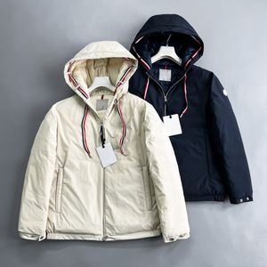 남자 파카스 디자이너 Parker Hooded Down 자켓 여자 남자 런던 영어 브랜드 코트 클래식 가슴 주머니 배지 검은 색과 빨간 줄무늬 디자인 따뜻함