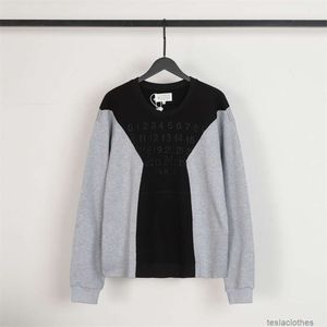 Tasarımcı Hoodie Erkek Sweatshirts Fashion Street Giyim Margiela Kontrast Siyah Gri İşlemeli Mektuplar Yüksek Sokak Trendi Gevşek Takas Erkekleri Kadın Yuvarlak Boyun