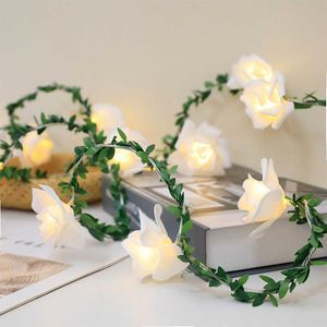 LED -strängar rotting Flower Rattan Valentine's Day Rose Decoration Led Light String Diy Garland Simulation Green Leaf Lantern Battery Box USB. P230414