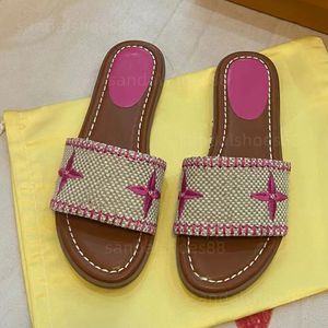 Sandały designerskie Sandles dla kobiet luksusowe kapcie damskie haft haft moda klapki klapki letnie na plaży sandał sandał płaskie szkiełki do sandale buty sandale