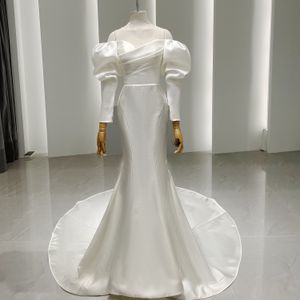 Europeiska och amerikanska nya anpassade mantel de mariage kvinnor från axel satin kjol Stor storlek vårbröllopsklänningar med blommor