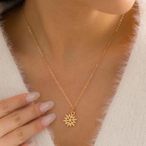 Chains Snowflake Pendant Necklace Flower Christmas Chain Metal Neck Fashion Jewelry Snow Party Gift For Women Girls Sweater
