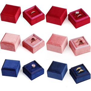 10pc pudełka biżuterii kwadratowy pojedynczy/podwójny pudełko pierścieniowe pudełko ślubne aksamitne biżuteria pudełko na pudełko organizator organizatorów z wyjmowaną osłoną 231118
