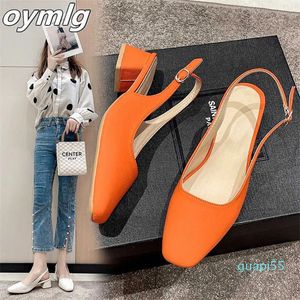 Baotou Sandali con tacco medio da donna con punta quadrata spessa moda estiva scarpe vuote posteriori arancione 230304