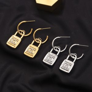 Högkvalitativ designer Letter Stud örhängen Fashion Style Lock Pendant Earring For Women Brand Jewelry Accessory Gifts