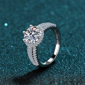 Bandringar Cosya S925 Sterling Silver Moissanite Wedding Rings 8mm For Women White Gold Plated 6 Prong 23ct Full Diamond Ring Fine Jewelry AA230417