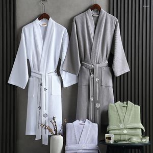 Men's Sleepwear Classic Waffle Cotton Bathrobe for Men Women Spring Autumn Color Solid Color V Robe de Kimono Macho Home El Vestido