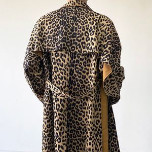 Men's Trench Coats Leopard Chic Print With Belt Loose Lapel Bandage Long Korean Windbreaker Autumn Winter 230417