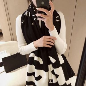 2023 Designer classico Scarf Womens Womens Inverno Calore ispessito Assistentato Coco Scarf Cashmere Lana Dual -Purpose Neck With Box Christmas Present