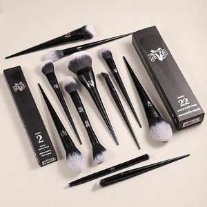 KVD 11pcs Conjunto completo de escova de maquiagem em pó de fundação Brush Shadower corretivo Highlighter Sculpting Brush Makeup Tool
