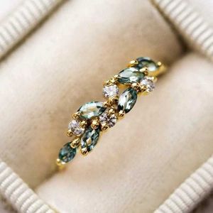 Band Rings Exquisite Geometric Leaf Green Crystal Zircon Rings for Women Wedding Engagement Party Anniversary Gift Jewelry Anillos Mujer AA230417