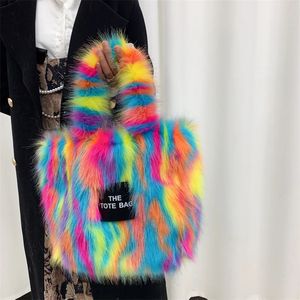 Kvällspåsar vinter faux päls stor kapacitet tygväska kvinnors fasta mode fluffiga handväska kvinnlig axel crossbody lång rem 231117