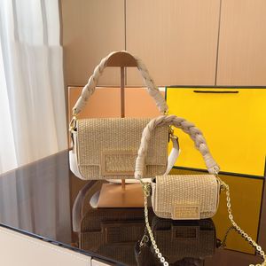 2023 Соломенная сумка летняя дизайнерская сумка кошелек женщин, мешков, мешков моды, соответствующий мини -маленький багет, тканые сумки для плеч 230618