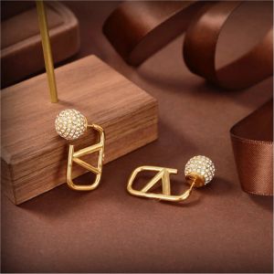 fashion niche women's earrings, designer earrings, jewelry, luxury, fashion, atmosphere, earrings, high-quality jewelry gift box