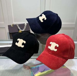 Ball Caps Winter Corduroy Big Letters Embriodery Baseball Cap for Mens Women Designer Hats Fashion Street Hat Solid color correct letter