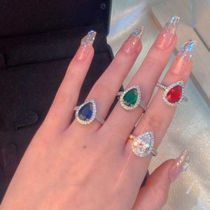 Bandringe AMC Korea Luxus Smaragd Grün Blau Rot Weiß Wassertropfen Ring Zirkon Offene Ringe Braut Hochzeit Schmuck Geschenke für Frauen AA230417