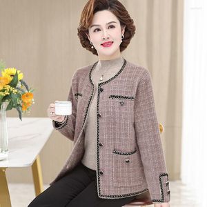 Kvinnorjackor tweed Mor våren Autumn 2023 Ladies Jacket Fashion Noble Temperament Middle Aged Women's Coat Single-Breasted Top