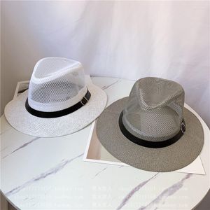 Boinas 10pcs/lote atacado vende clássico britânico Summer Drop Hollow Out Belt Papel Fedoras Cap Men Mulheres Panamá jazz chapéu