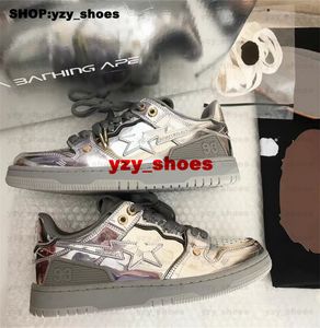 A Bathing Ape Bapeing SK8 Sta Sapatos Mens Sapatilhas Bapestar Tamanho 12 Us12 Treinadores Mulheres Hajime Sorayama Casual Us 12 Designer Eur 46 Metálico Prata Plataforma Zapatos