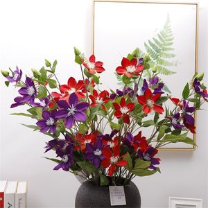 Flores decorativas de alta simulação de estilo europeu Clematis decoração de casa falsa de abordagem de casamento de flores de flores Acessórios para arranjos