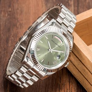 Montre de Luxe Mens Watches 41mm自動ムーブメントフルステンレス鋼の時計2813機械的腕時計防水輝くU1ファクトリー