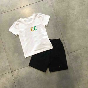 Hızlı Gönderiler Çocuk Giysileri Setleri Erkek Kızlar Takipler Takım Mektupları Baskı 2 PCS Tasarımcı T Shirt + Pantolon Takımları Chidlren Rahat Spor Giysileri Boyutu 90-150 Teen Trailsuit