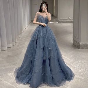 Sparly Crystal Luxury Blue Celebrity Dress 2024 Kobiety Paski spaghetti Warstwowe długie cekiny koraliki