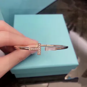 Luxury Designer Bracelet Screw Bracelet Diamond Jewelry Designer for Women Titanium Steel Bangle Gold-Plated Never Fading Non-Allergic