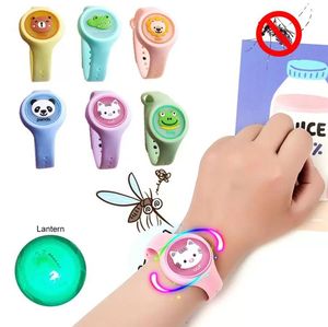 Braccialetti per zanzare in silicone per il controllo dei parassiti Braccialetti per zanzare estivi per bambini all'aperto Cartoni animati per bambini Braccialetti anti zanzare