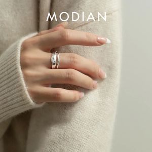 Pierścienie ślubne Modian 925 Sterling Srebrna Nieregularna linia Trendy otwarty pierścień Rozmiar 6-8 Proste w stosy palce z falami dla kobiet Fine Jewelry231118