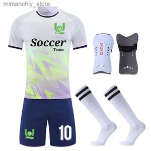 Colecionável personalizado adulto crianças camisas de futebol uniformes treino meninos meninas roupas de futebol conjuntos de caneleiras de futebol grátis pads meia q231118