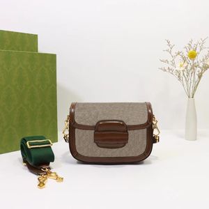 Designer axelväskor Kvinnor handväskor korsar kroppsväska med 2 remmar