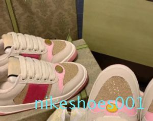 Flickor babys designer sneakers barn kvinnor män smutsiga läderskor blå röd webbband tränare snörning duvas lägenheter vintage klassisk löpare med låda