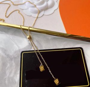 Ny stil designer märke dubbel bokstav hänge halsband utsökt 18k guld plätering lång tofs halsband Klavikular kedja flicka alla hjärtans dag bröllop juvelry