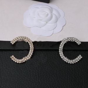 Kadınlar Vintage Brooch Tasarımcı Marka Çift Mektuplu İnci Rhinestone Kristal Metal Takım Moda Takı Aksesuarları Hediyeler 2 Renk