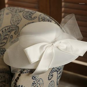 Cabeças de fome Chapéu de casamento branco Cetim Big arco líquido YARN RETRO ELEGENTE BRIDAL PIRMA PARTIM